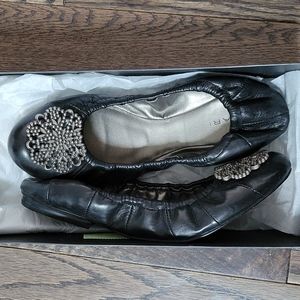 Tahari - Flats TA Valerie